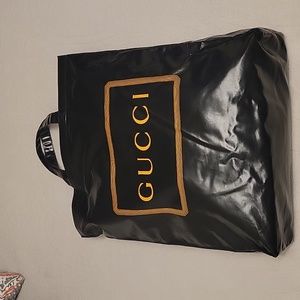 Gucci shopping bag
